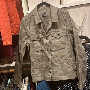 Vuori Women's Ripstop Olive Camo Utility Jacket